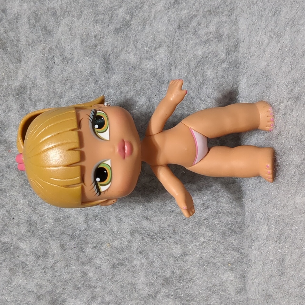 Bratz Baby 5" lot of 7 MGA Dolls - Picture 4 of 11